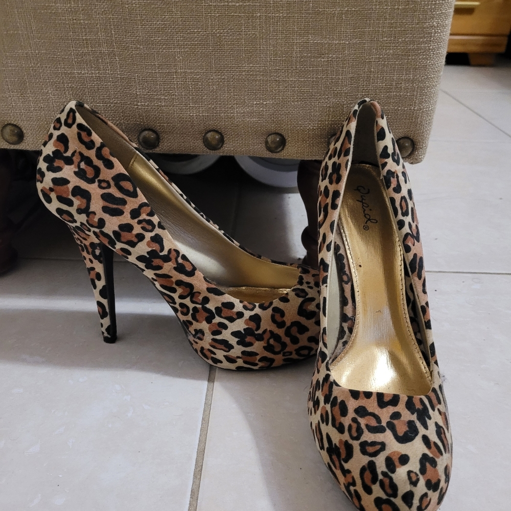 Shoes - Picture 5 of 6